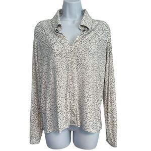 Miik Animal Print Cream Gray V-Neck Collared Long Sleeve Top Size Small